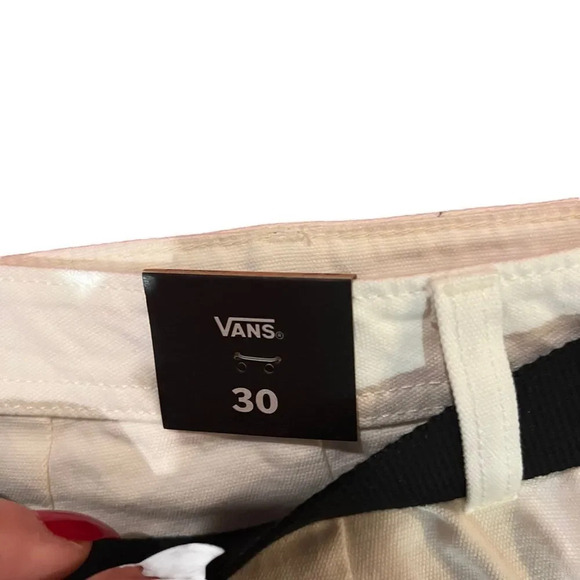 NWT‎ Vans Clark belted chino shorts in white Size 30 - Picture 7 of 7